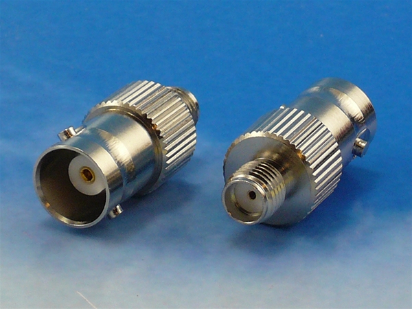 BNC female / SMA female adaptor